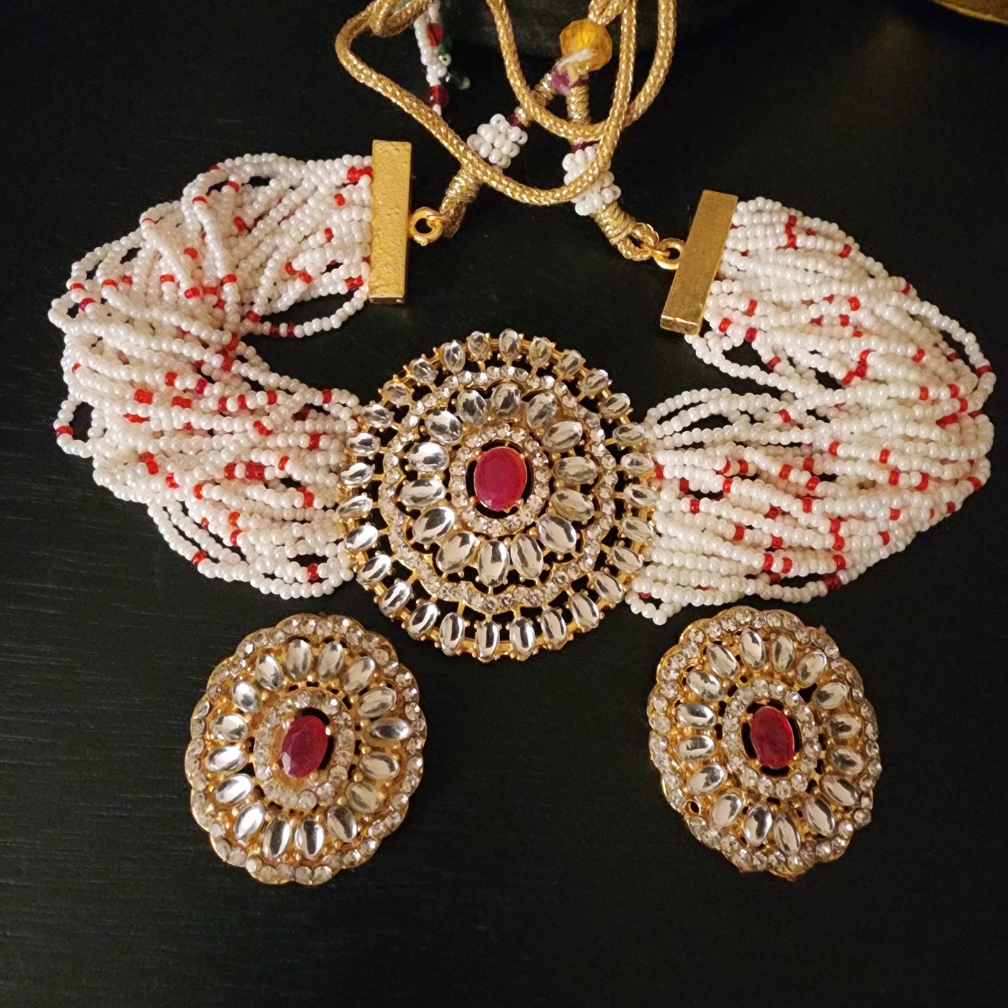Prianka Pearl Necklace set