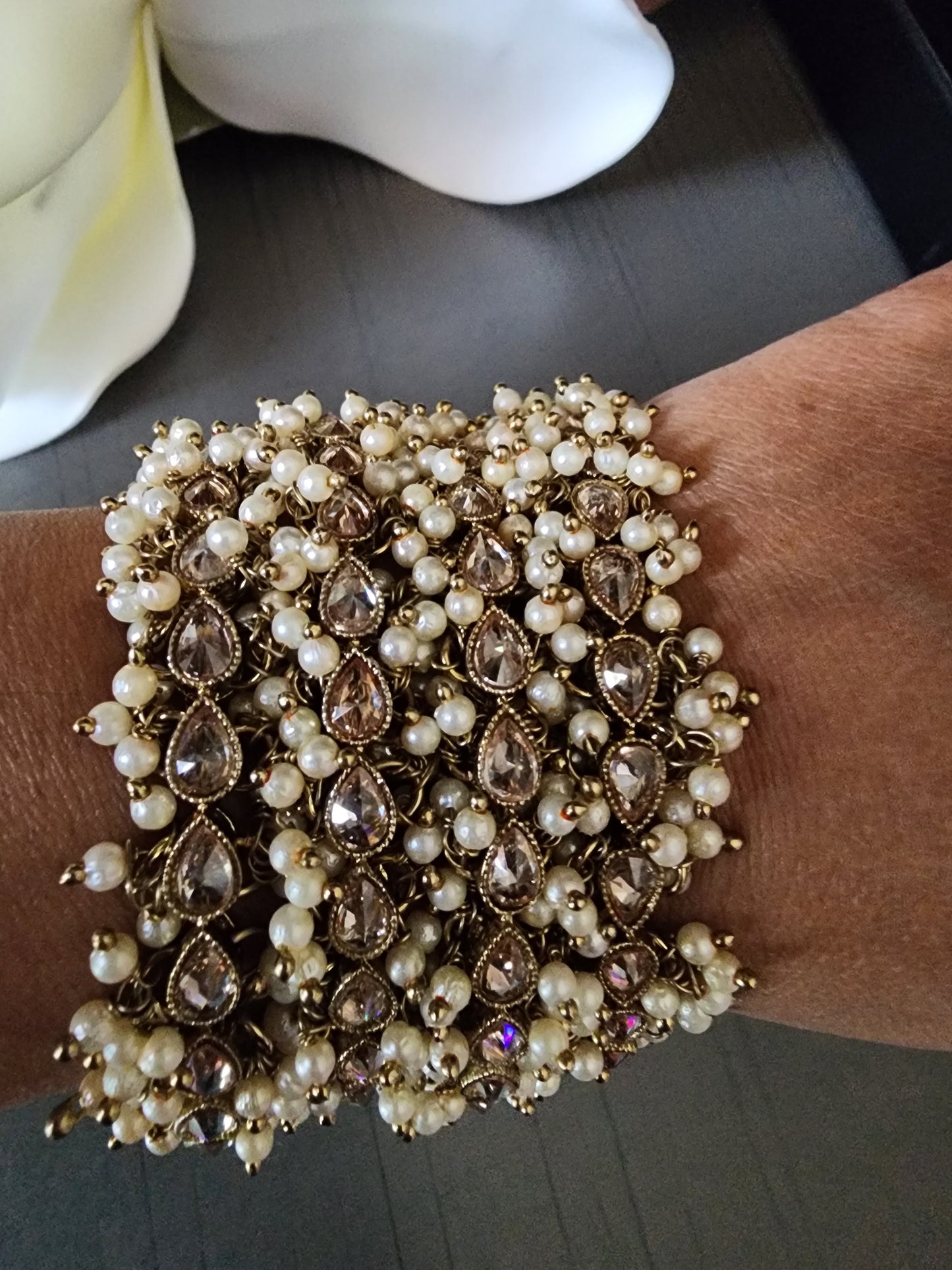 Bindiya Reverse American Diamond and Pearl
