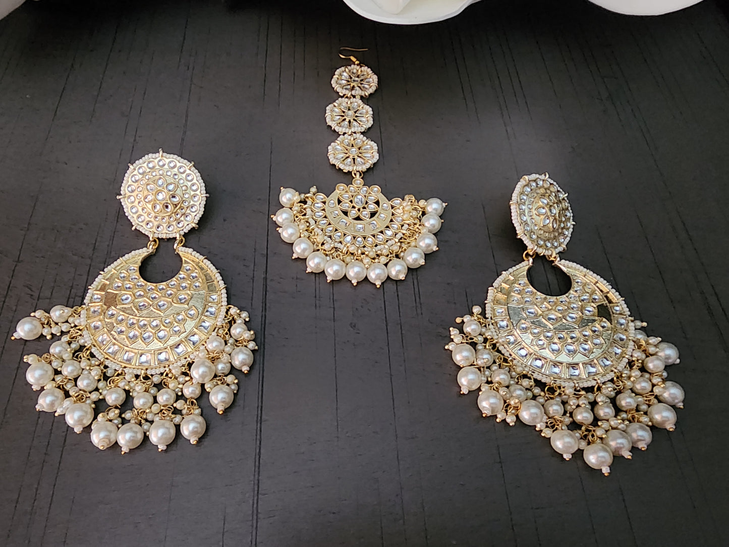Kundan and Pearl fusion Earrings and Tika set