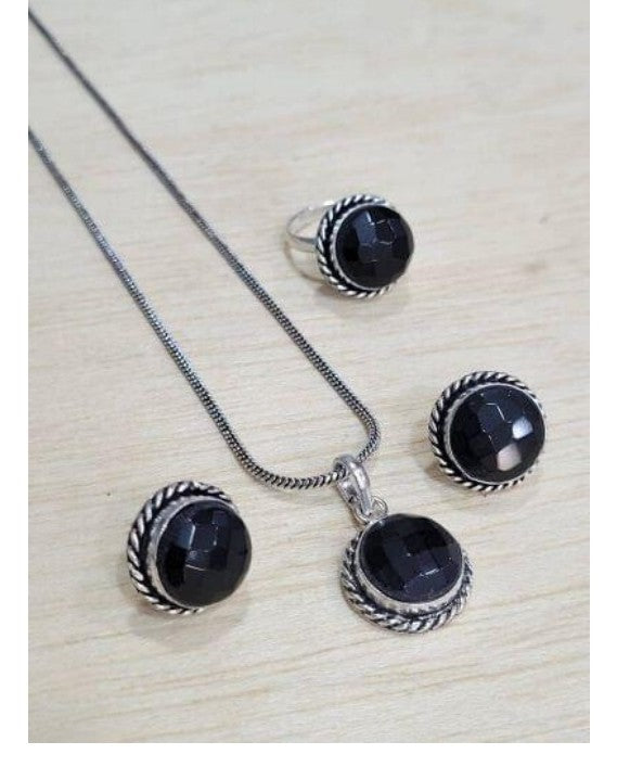 Black stud, pendent, and Ring ser
